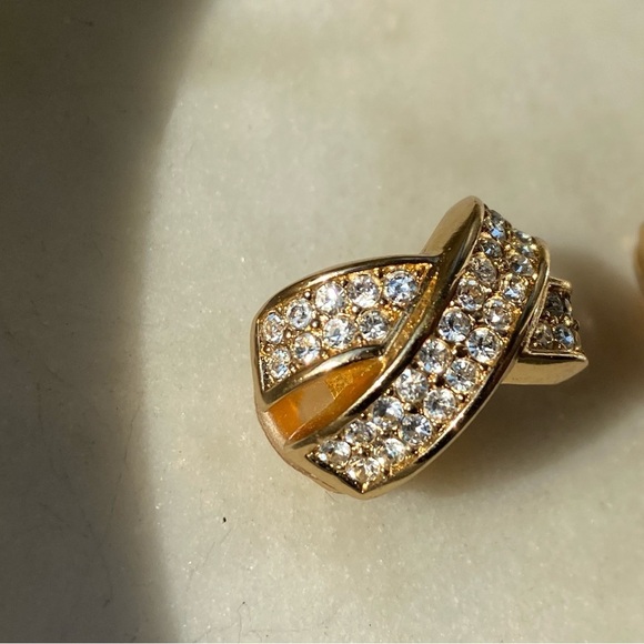 VINTAGE gold plated Christian Dior clip on earrings - Picture 15 of 16